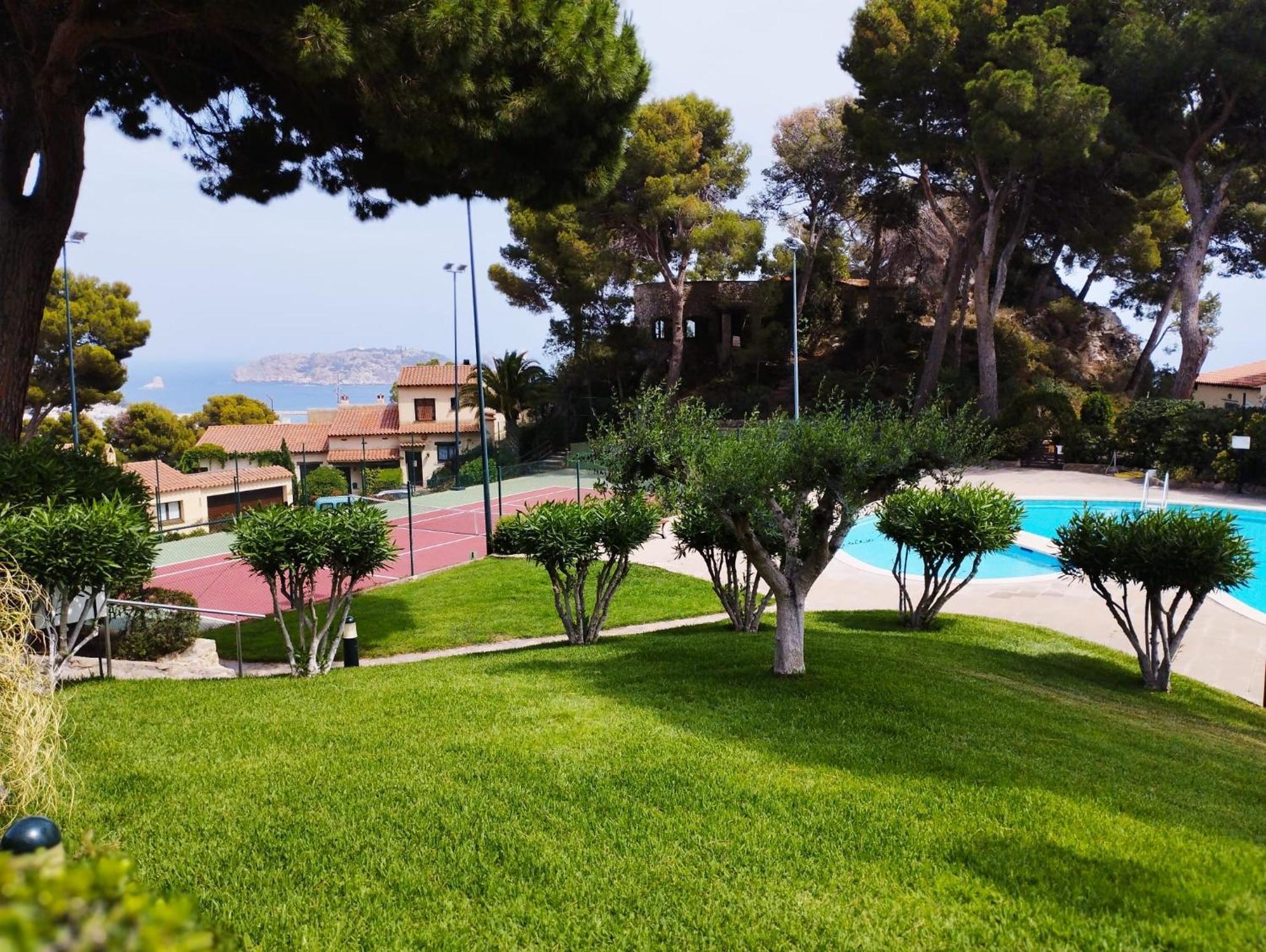 Mediterrania 98 Torroella de Montgrí Extérieur photo